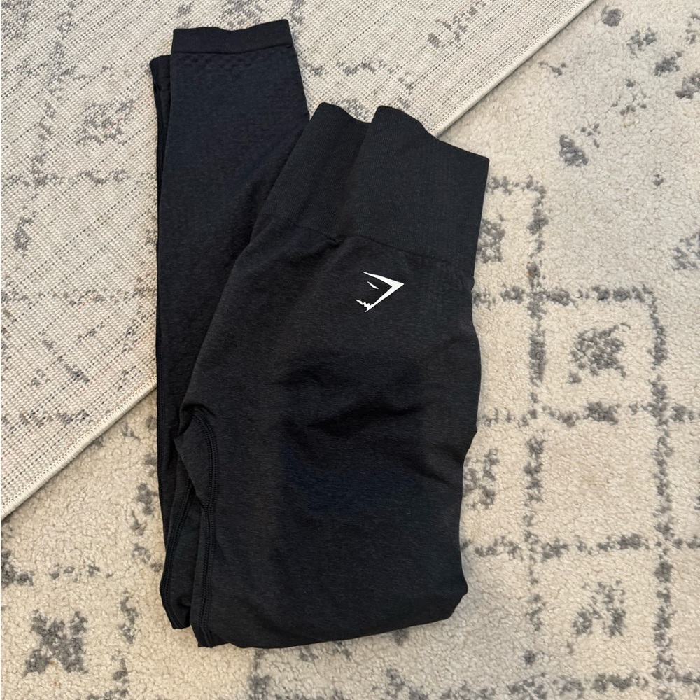 Gym shark leggings